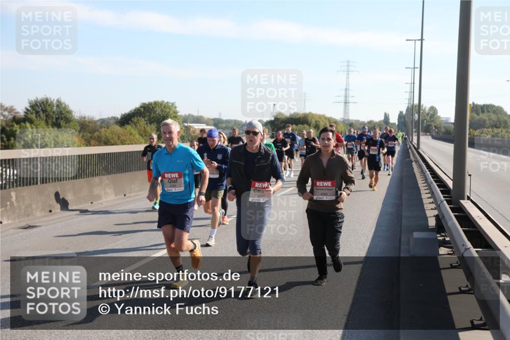 03.10.2025 - Köhlbrandbrückenlauf Yannick Fuchs http://msf.ph/oto/9177121 03.10.2025 11:16:04 Position 3 4288, 4444, 4266 meine-sportfotos.de