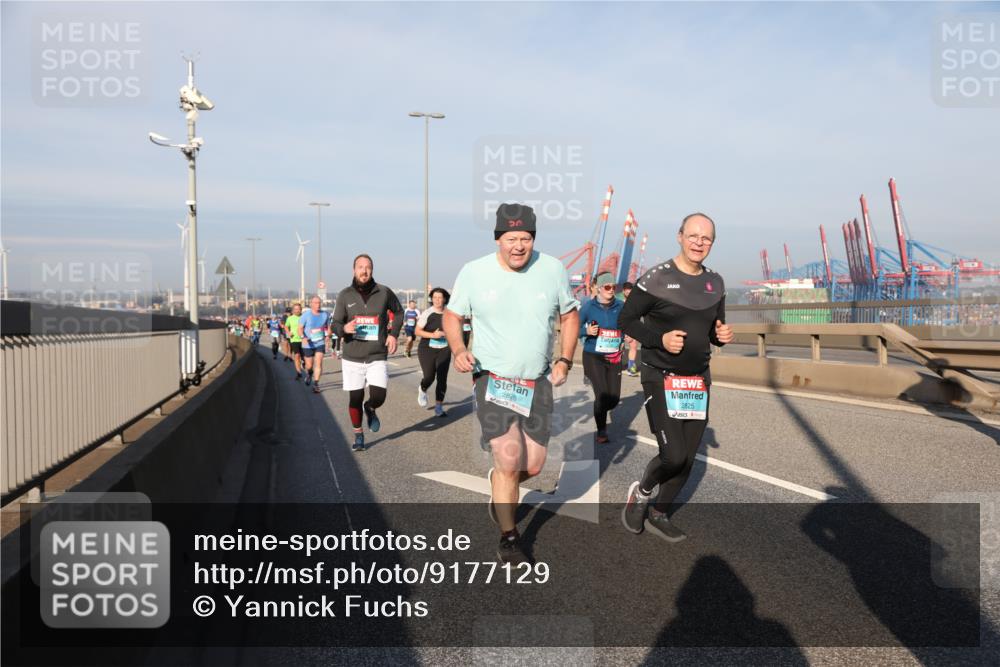 03.10.2025 - Köhlbrandbrückenlauf Yannick Fuchs http://msf.ph/oto/9177129 03.10.2025 08:47:59 Position 2 2826, 2825 meine-sportfotos.de