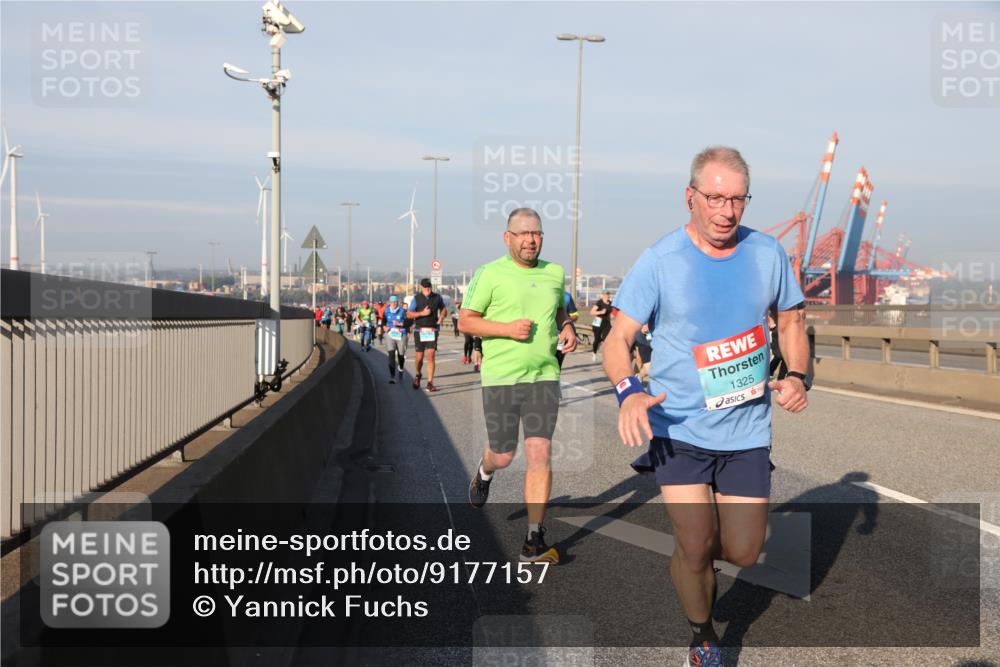 03.10.2025 - Köhlbrandbrückenlauf Yannick Fuchs http://msf.ph/oto/9177157 03.10.2025 08:48:03 Position 2 1325 meine-sportfotos.de