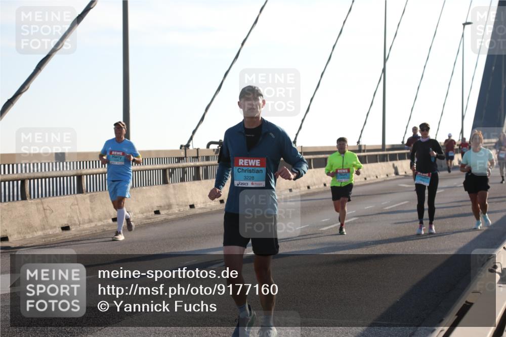 03.10.2025 - Köhlbrandbrückenlauf Yannick Fuchs http://msf.ph/oto/9177160 03.10.2025 08:27:20 Position 1 3228 meine-sportfotos.de