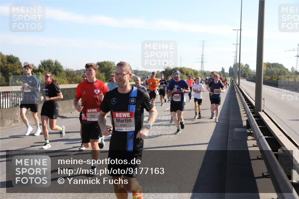 03.10.2025 - Köhlbrandbrückenlauf Yannick Fuchs http://msf.ph/oto/9177163 03.10.2025 11:16:09 Position 3 6724, 6465, 1 meine-sportfotos.de