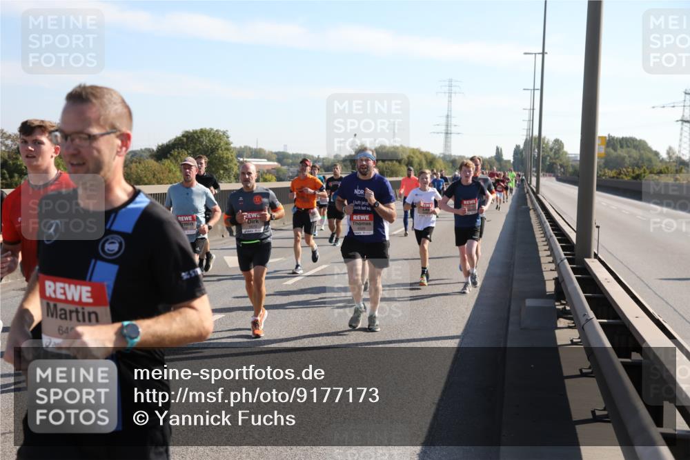 03.10.2025 - Köhlbrandbrückenlauf Yannick Fuchs http://msf.ph/oto/9177173 03.10.2025 11:16:09 Position 3 64 meine-sportfotos.de