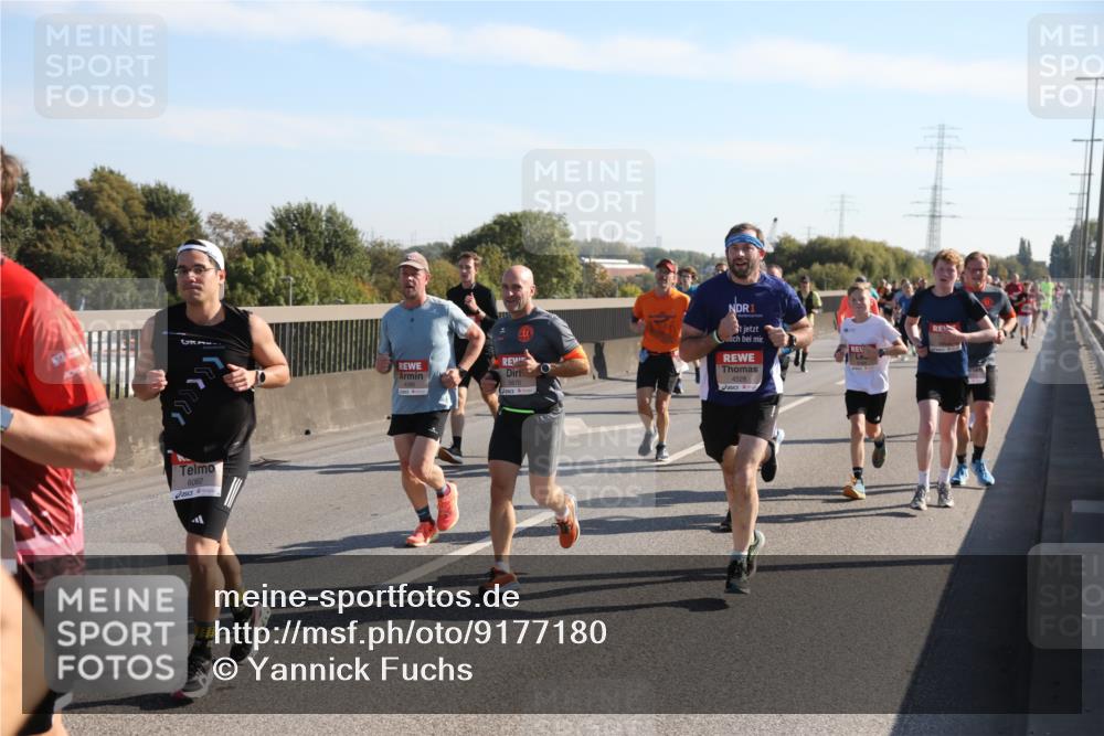 03.10.2025 - Köhlbrandbrückenlauf Yannick Fuchs http://msf.ph/oto/9177180 03.10.2025 11:16:10 Position 3 4390, 5670, 6062, 1, 4528 meine-sportfotos.de
