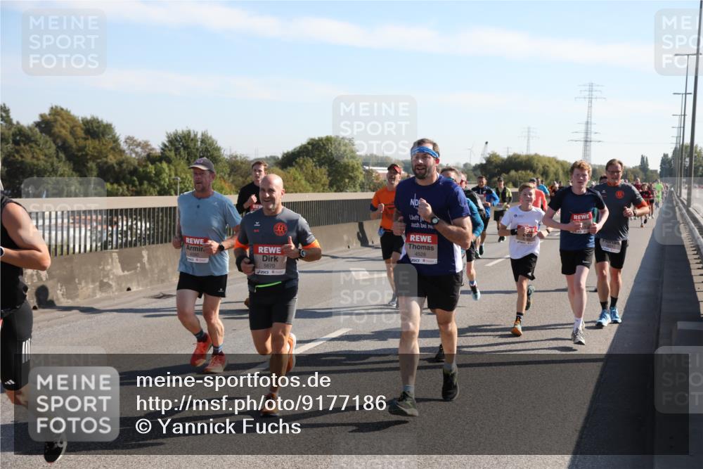 03.10.2025 - Köhlbrandbrückenlauf Yannick Fuchs http://msf.ph/oto/9177186 03.10.2025 11:16:10 Position 3 5670, 4528 meine-sportfotos.de