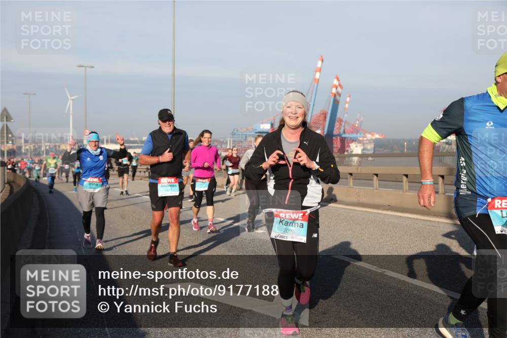 03.10.2025 - Köhlbrandbrückenlauf Yannick Fuchs http://msf.ph/oto/9177188 03.10.2025 08:48:08 Position 2 147, 2098 meine-sportfotos.de