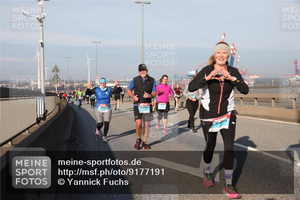 03.10.2025 - Köhlbrandbrückenlauf Yannick Fuchs http://msf.ph/oto/9177191 03.10.2025 08:48:08 Position 2 2954, 1471, 20 meine-sportfotos.de