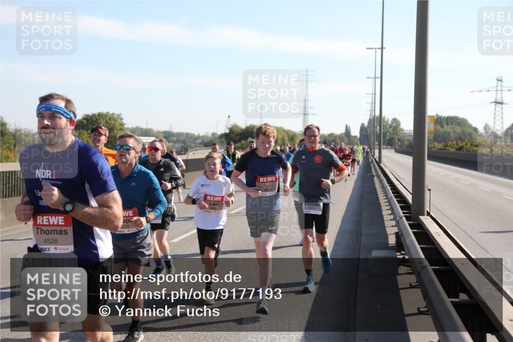 03.10.2025 - Köhlbrandbrückenlauf Yannick Fuchs http://msf.ph/oto/9177193 03.10.2025 11:16:11 Position 3 1, 4528, 6088, 256, 6803 meine-sportfotos.de
