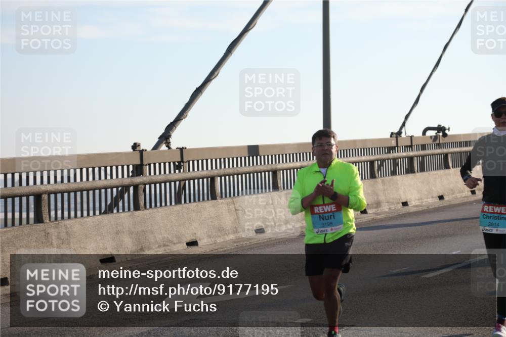 03.10.2025 - Köhlbrandbrückenlauf Yannick Fuchs http://msf.ph/oto/9177195 03.10.2025 08:27:22 Position 1 3198, 2814 meine-sportfotos.de