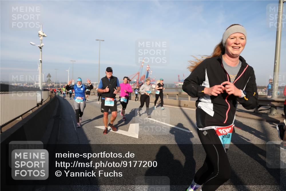 03.10.2025 - Köhlbrandbrückenlauf Yannick Fuchs http://msf.ph/oto/9177200 03.10.2025 08:48:09 Position 2  meine-sportfotos.de