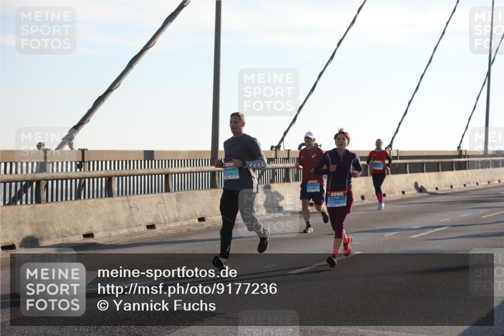 03.10.2025 - Köhlbrandbrückenlauf Yannick Fuchs http://msf.ph/oto/9177236 03.10.2025 08:27:30 Position 1 1172 meine-sportfotos.de