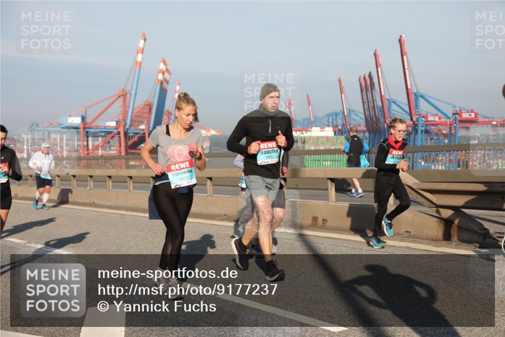 03.10.2025 - Köhlbrandbrückenlauf Yannick Fuchs http://msf.ph/oto/9177237 03.10.2025 08:48:13 Position 2 1905, 1907 meine-sportfotos.de