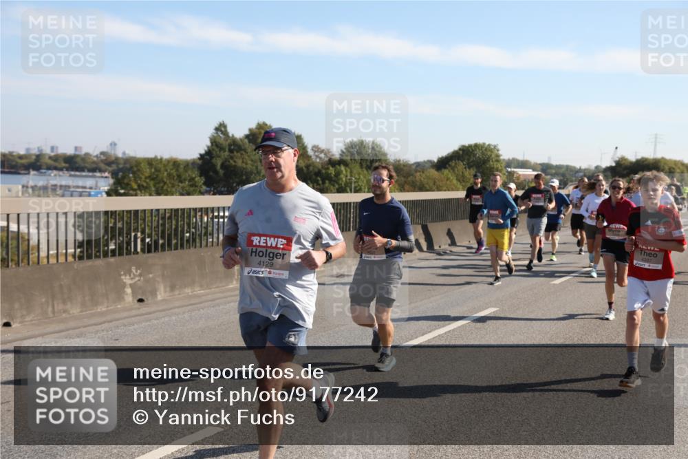 03.10.2025 - Köhlbrandbrückenlauf Yannick Fuchs http://msf.ph/oto/9177242 03.10.2025 11:16:21 Position 3 4129, 4337 meine-sportfotos.de