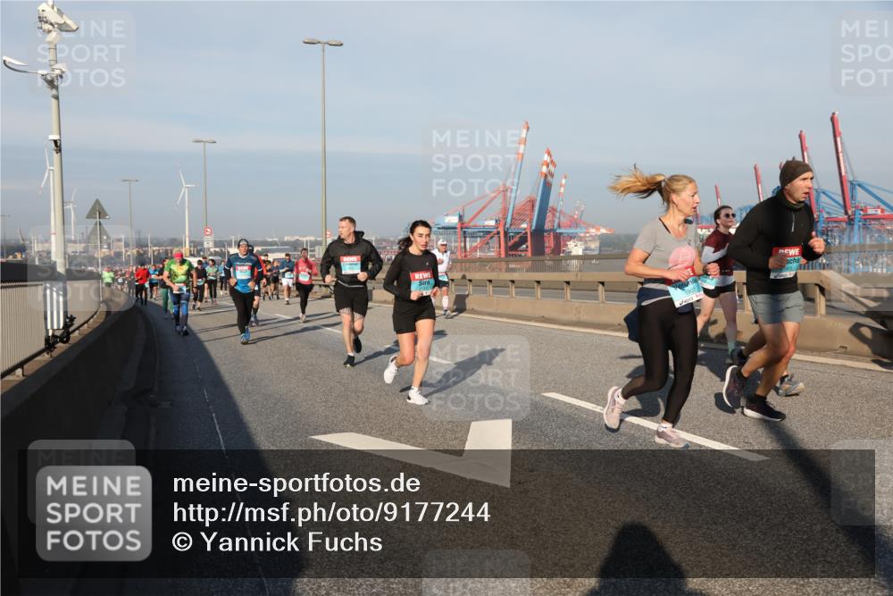 03.10.2025 - Köhlbrandbrückenlauf Yannick Fuchs http://msf.ph/oto/9177244 03.10.2025 08:48:13 Position 2  meine-sportfotos.de