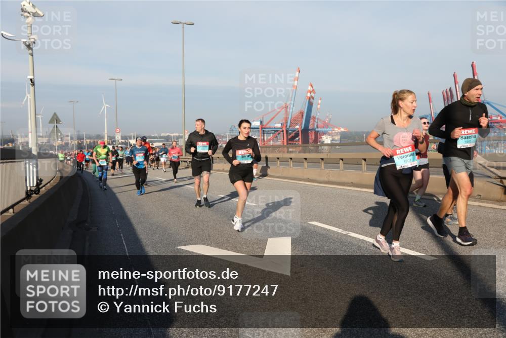03.10.2025 - Köhlbrandbrückenlauf Yannick Fuchs http://msf.ph/oto/9177247 03.10.2025 08:48:14 Position 2 1907, 1905 meine-sportfotos.de
