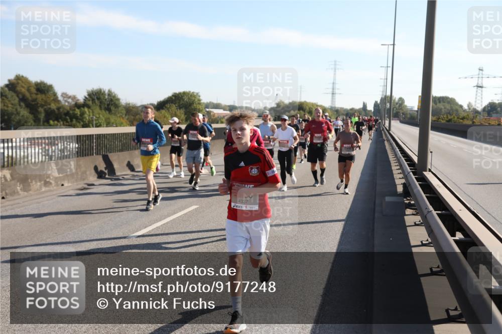 03.10.2025 - Köhlbrandbrückenlauf Yannick Fuchs http://msf.ph/oto/9177248 03.10.2025 11:16:21 Position 3 4337 meine-sportfotos.de