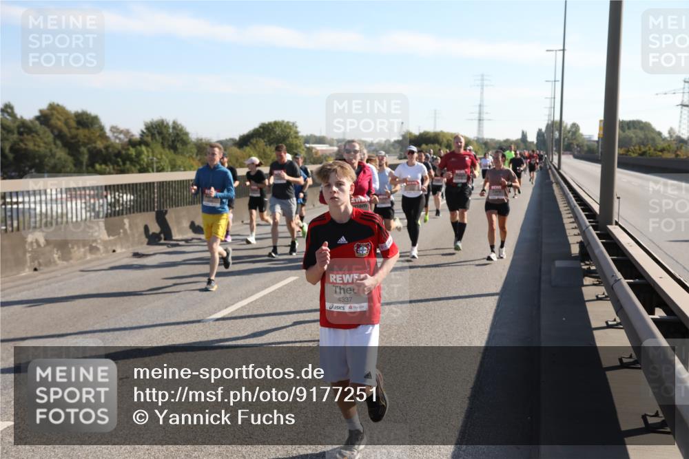 03.10.2025 - Köhlbrandbrückenlauf Yannick Fuchs http://msf.ph/oto/9177251 03.10.2025 11:16:22 Position 3 4337 meine-sportfotos.de