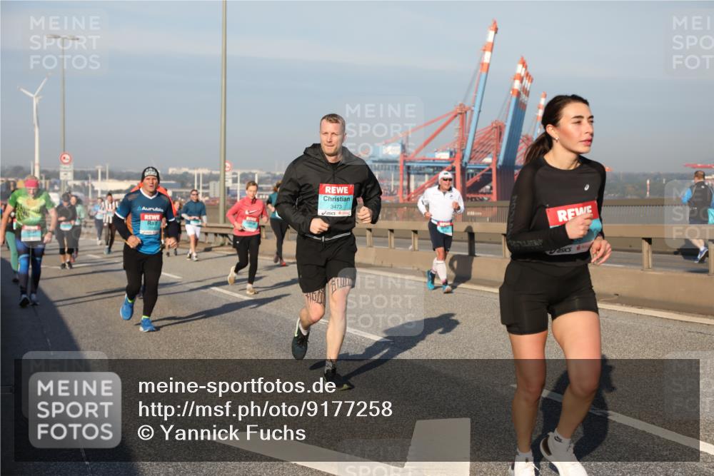 03.10.2025 - Köhlbrandbrückenlauf Yannick Fuchs http://msf.ph/oto/9177258 03.10.2025 08:48:15 Position 2 3473 meine-sportfotos.de