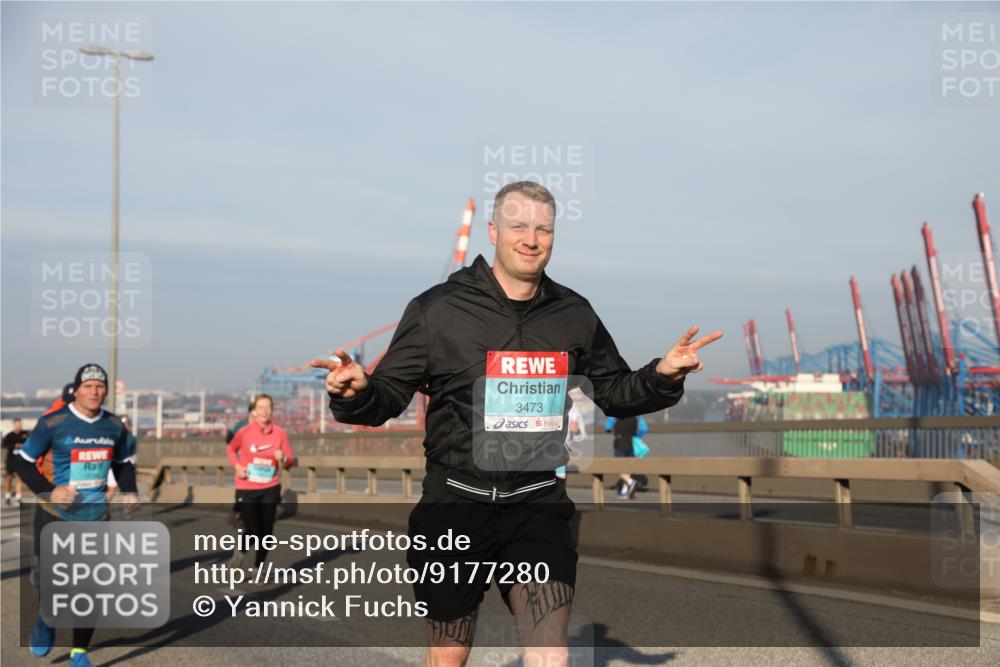 03.10.2025 - Köhlbrandbrückenlauf Yannick Fuchs http://msf.ph/oto/9177280 03.10.2025 08:48:16 Position 2 3473 meine-sportfotos.de