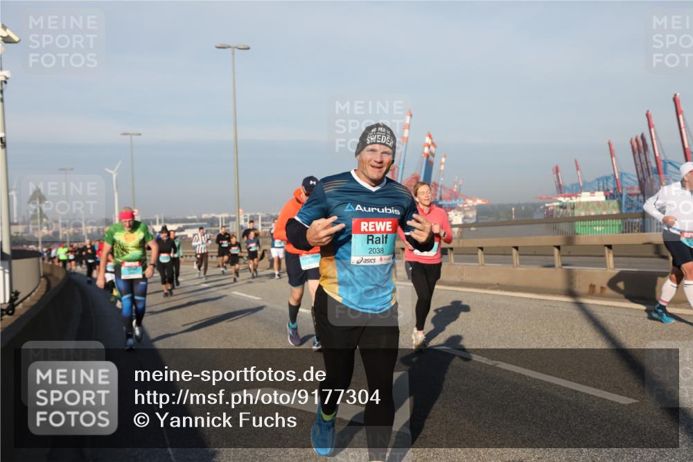 03.10.2025 - Köhlbrandbrückenlauf Yannick Fuchs http://msf.ph/oto/9177304 03.10.2025 08:48:18 Position 2 2038 meine-sportfotos.de