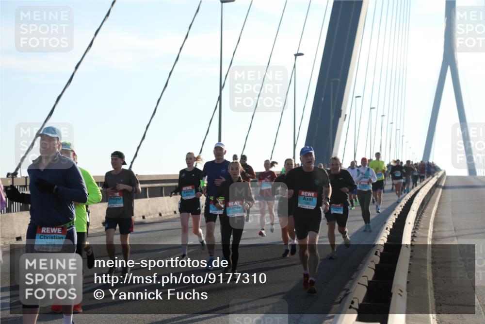03.10.2025 - Köhlbrandbrückenlauf Yannick Fuchs http://msf.ph/oto/9177310 03.10.2025 08:27:38 Position 1 1364, 1369 meine-sportfotos.de