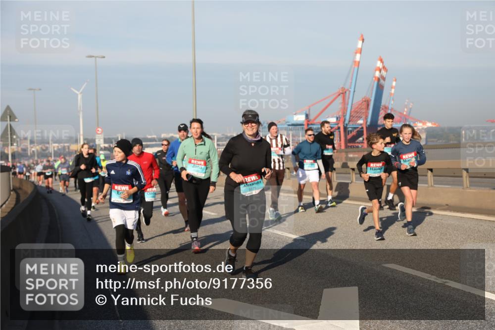 03.10.2025 - Köhlbrandbrückenlauf Yannick Fuchs http://msf.ph/oto/9177356 03.10.2025 08:48:24 Position 2 3175 meine-sportfotos.de