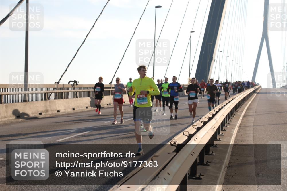 03.10.2025 - Köhlbrandbrückenlauf Yannick Fuchs http://msf.ph/oto/9177363 03.10.2025 08:27:46 Position 1 1111 meine-sportfotos.de
