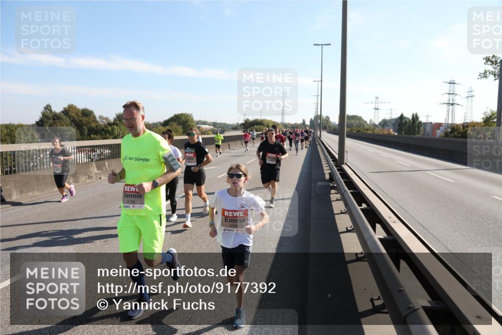 03.10.2025 - Köhlbrandbrückenlauf Yannick Fuchs http://msf.ph/oto/9177392 03.10.2025 11:16:32 Position 3 4138, 5098 meine-sportfotos.de
