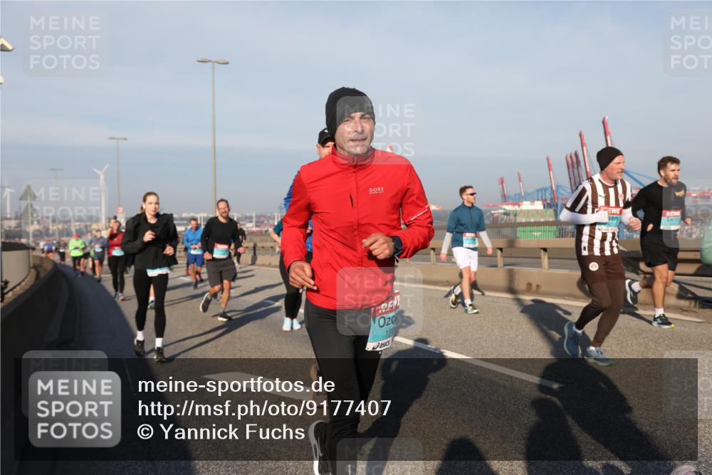 03.10.2025 - Köhlbrandbrückenlauf Yannick Fuchs http://msf.ph/oto/9177407 03.10.2025 08:48:27 Position 2 189 meine-sportfotos.de