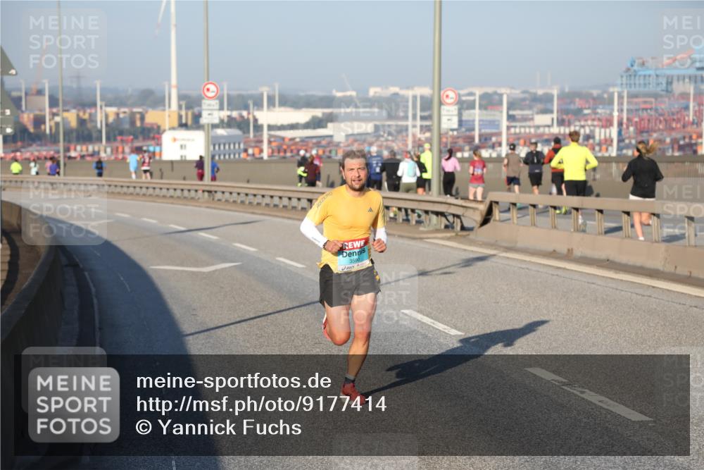 03.10.2025 - Köhlbrandbrückenlauf Yannick Fuchs http://msf.ph/oto/9177414 03.10.2025 08:27:59 Position 1 3590 meine-sportfotos.de