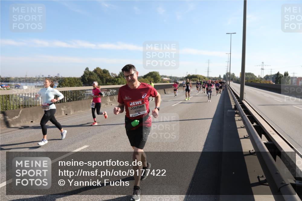 03.10.2025 - Köhlbrandbrückenlauf Yannick Fuchs http://msf.ph/oto/9177422 03.10.2025 11:16:34 Position 3 4334 meine-sportfotos.de