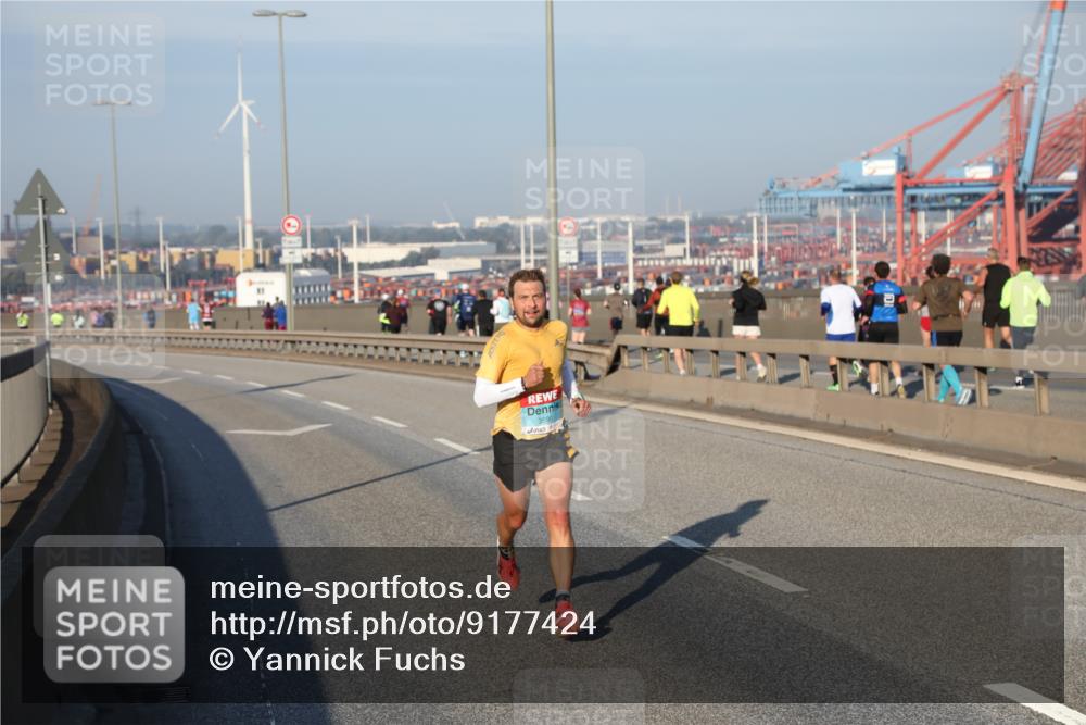 03.10.2025 - Köhlbrandbrückenlauf Yannick Fuchs http://msf.ph/oto/9177424 03.10.2025 08:28:00 Position 1  meine-sportfotos.de