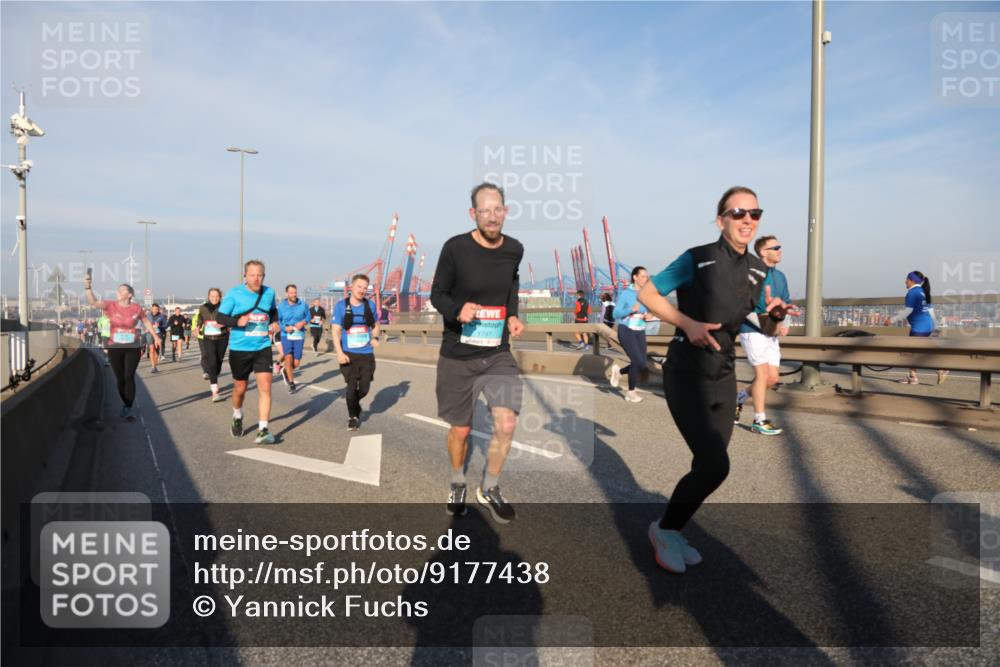 03.10.2025 - Köhlbrandbrückenlauf Yannick Fuchs http://msf.ph/oto/9177438 03.10.2025 08:48:30 Position 2 1797 meine-sportfotos.de