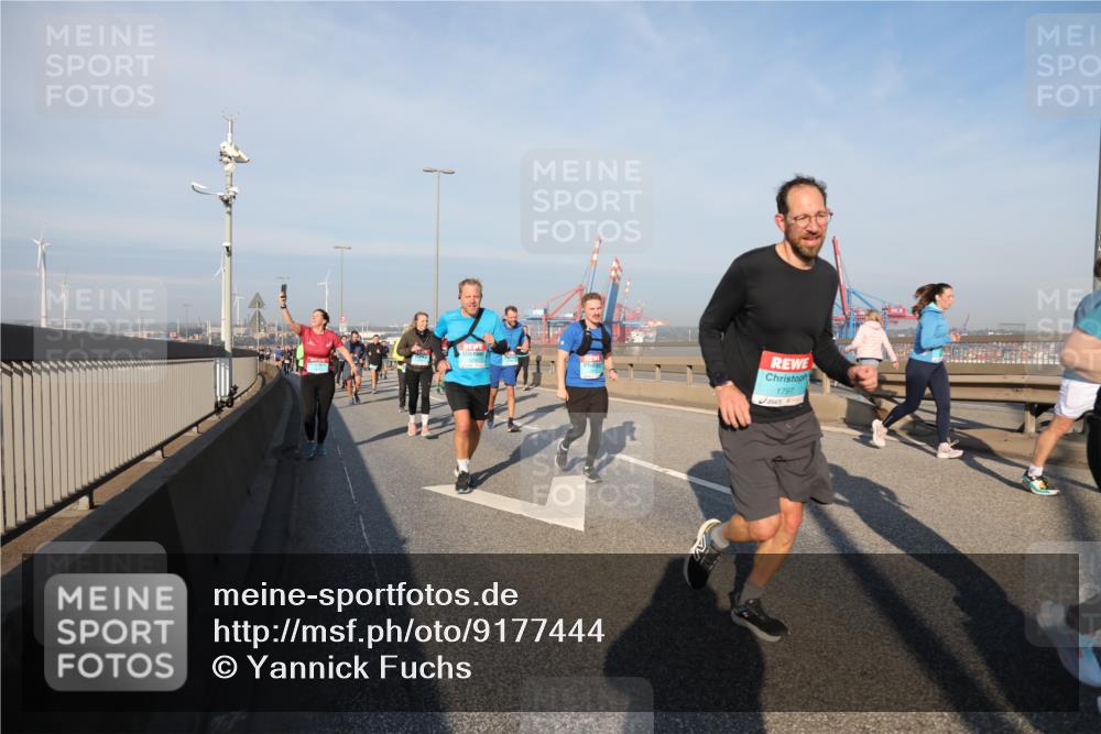 03.10.2025 - Köhlbrandbrückenlauf Yannick Fuchs http://msf.ph/oto/9177444 03.10.2025 08:48:30 Position 2 1797 meine-sportfotos.de