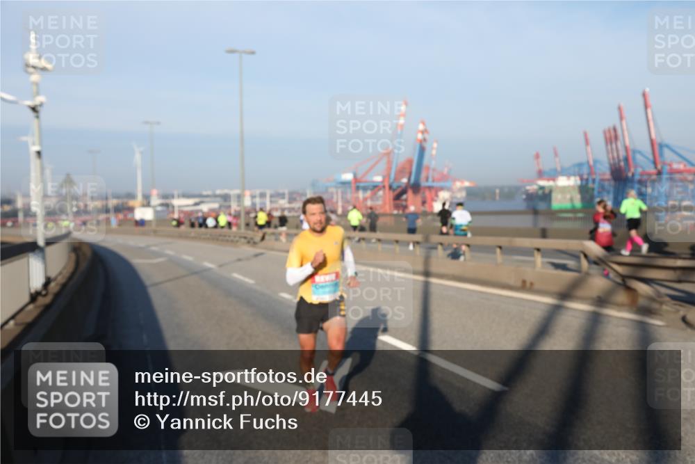 03.10.2025 - Köhlbrandbrückenlauf Yannick Fuchs http://msf.ph/oto/9177445 03.10.2025 08:28:01 Position 1 1 meine-sportfotos.de