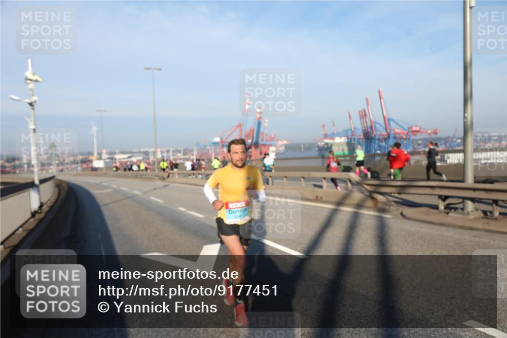 03.10.2025 - Köhlbrandbrückenlauf Yannick Fuchs http://msf.ph/oto/9177451 03.10.2025 08:28:01 Position 1  meine-sportfotos.de