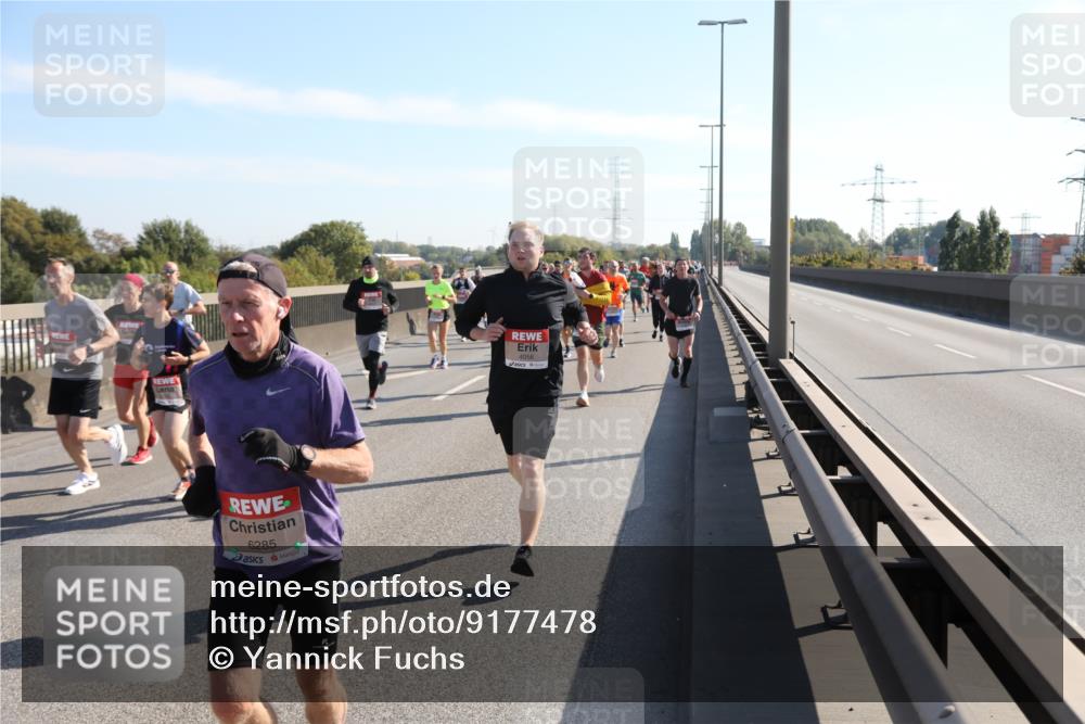 03.10.2025 - Köhlbrandbrückenlauf Yannick Fuchs http://msf.ph/oto/9177478 03.10.2025 11:16:41 Position 3 6285, 4056 meine-sportfotos.de