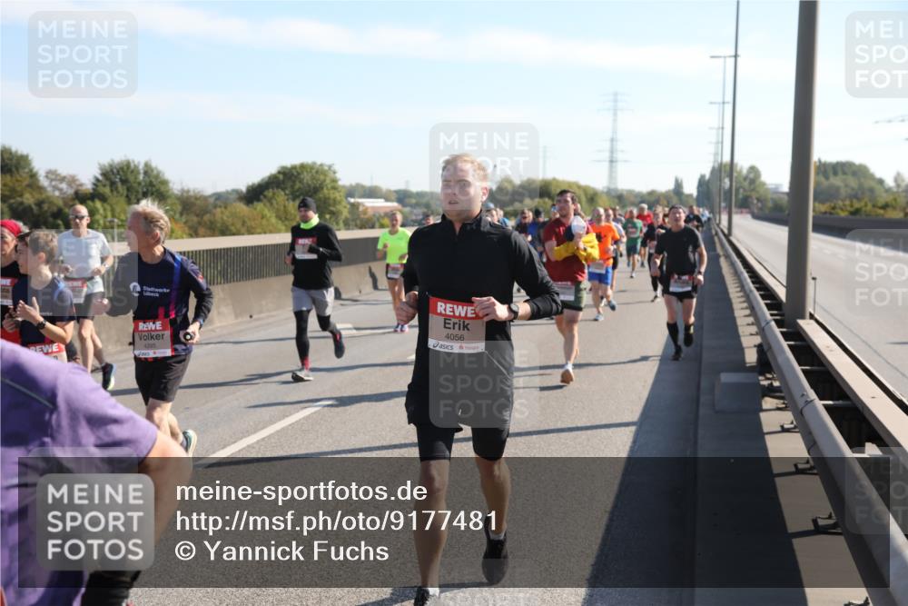 03.10.2025 - Köhlbrandbrückenlauf Yannick Fuchs http://msf.ph/oto/9177481 03.10.2025 11:16:41 Position 3 4395, 4056 meine-sportfotos.de