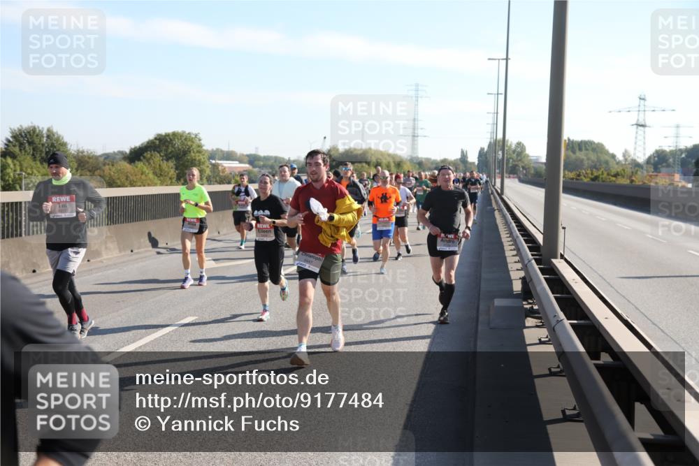 03.10.2025 - Köhlbrandbrückenlauf Yannick Fuchs http://msf.ph/oto/9177484 03.10.2025 11:16:42 Position 3 4317, 5447 meine-sportfotos.de