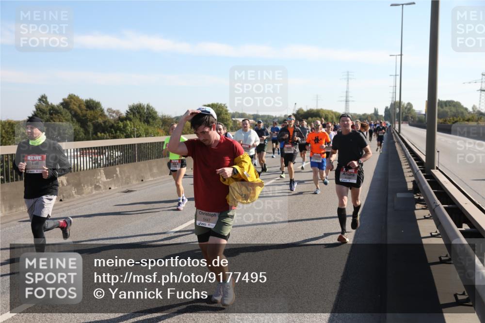 03.10.2025 - Köhlbrandbrückenlauf Yannick Fuchs http://msf.ph/oto/9177495 03.10.2025 11:16:43 Position 3 4317, 5447 meine-sportfotos.de