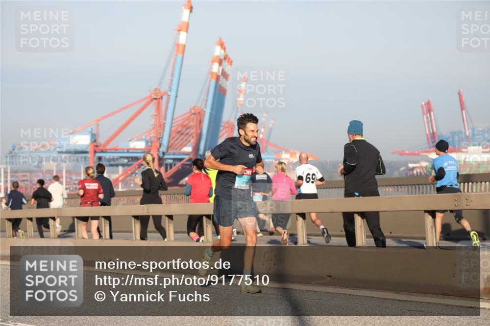 03.10.2025 - Köhlbrandbrückenlauf Yannick Fuchs http://msf.ph/oto/9177510 03.10.2025 08:28:49 Position 1 376, 69 meine-sportfotos.de