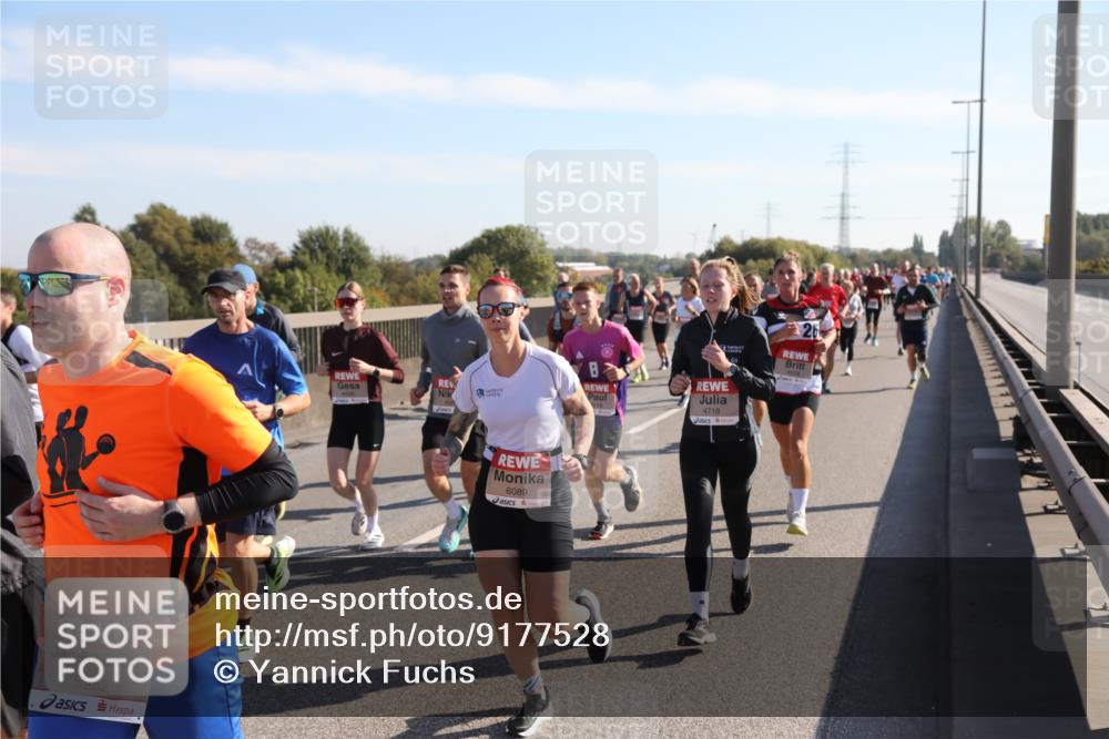 03.10.2025 - Köhlbrandbrückenlauf Yannick Fuchs http://msf.ph/oto/9177528 03.10.2025 11:16:46 Position 3 5952, 6089, 26, 4718 meine-sportfotos.de