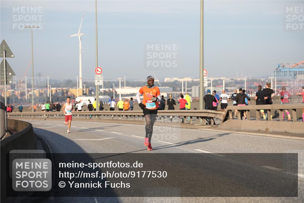 03.10.2025 - Köhlbrandbrückenlauf Yannick Fuchs http://msf.ph/oto/9177530 03.10.2025 08:28:58 Position 1 69 meine-sportfotos.de