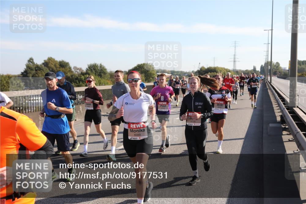 03.10.2025 - Köhlbrandbrückenlauf Yannick Fuchs http://msf.ph/oto/9177531 03.10.2025 11:16:47 Position 3 6089, 26, 4718, 4579 meine-sportfotos.de