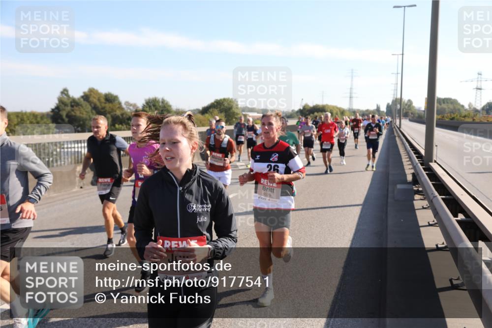 03.10.2025 - Köhlbrandbrückenlauf Yannick Fuchs http://msf.ph/oto/9177541 03.10.2025 11:16:48 Position 3 4718, 26, 4579 meine-sportfotos.de