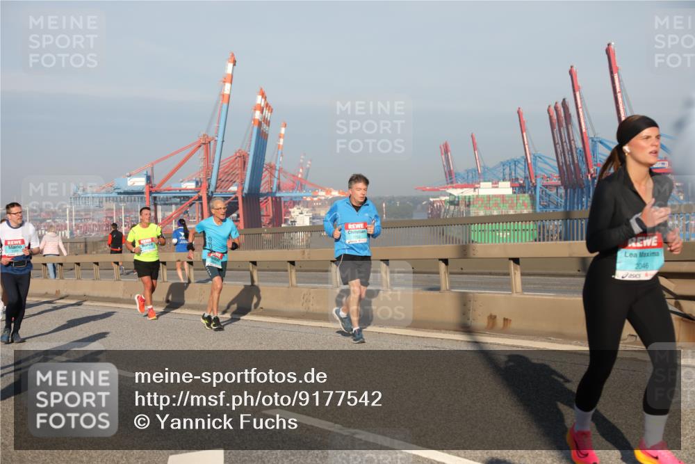 03.10.2025 - Köhlbrandbrückenlauf Yannick Fuchs http://msf.ph/oto/9177542 03.10.2025 08:48:43 Position 2 2046 meine-sportfotos.de