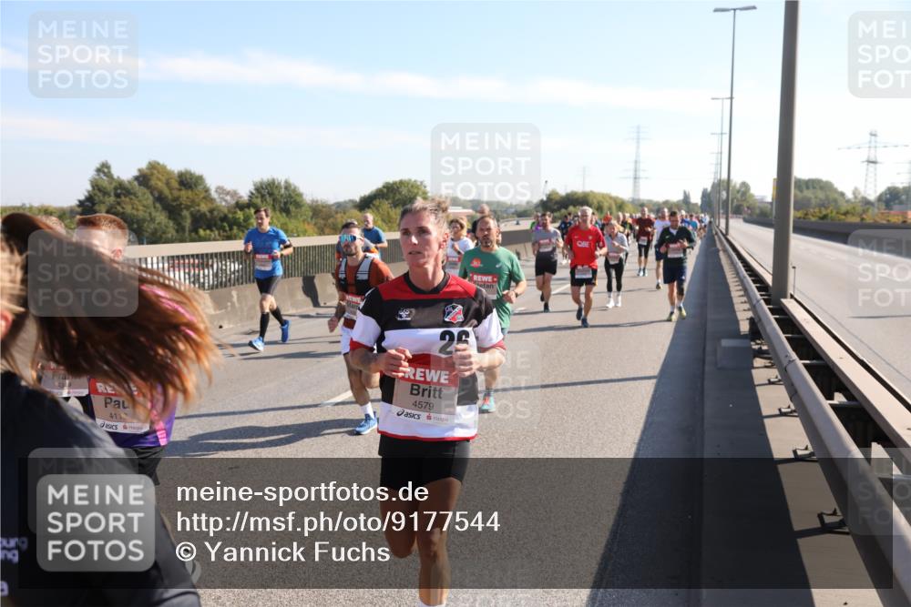 03.10.2025 - Köhlbrandbrückenlauf Yannick Fuchs http://msf.ph/oto/9177544 03.10.2025 11:16:48 Position 3 4113, 25, 4579 meine-sportfotos.de
