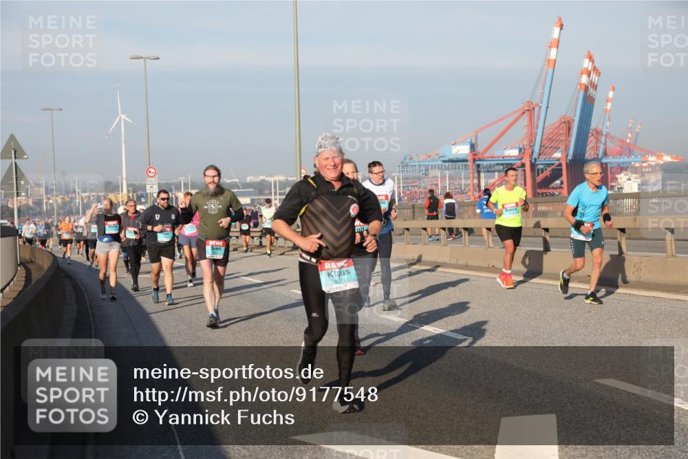 03.10.2025 - Köhlbrandbrückenlauf Yannick Fuchs http://msf.ph/oto/9177548 03.10.2025 08:48:44 Position 2 17, 3017 meine-sportfotos.de