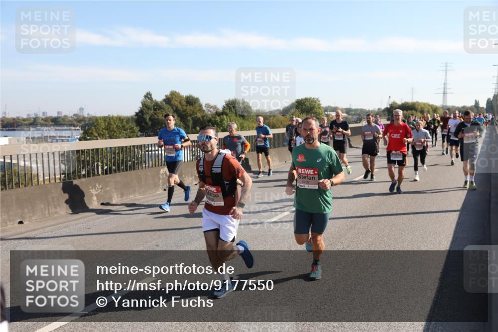 03.10.2025 - Köhlbrandbrückenlauf Yannick Fuchs http://msf.ph/oto/9177550 03.10.2025 11:16:49 Position 3 4331, 5707 meine-sportfotos.de