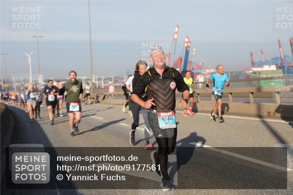 03.10.2025 - Köhlbrandbrückenlauf Yannick Fuchs http://msf.ph/oto/9177561 03.10.2025 08:48:45 Position 2 017 meine-sportfotos.de