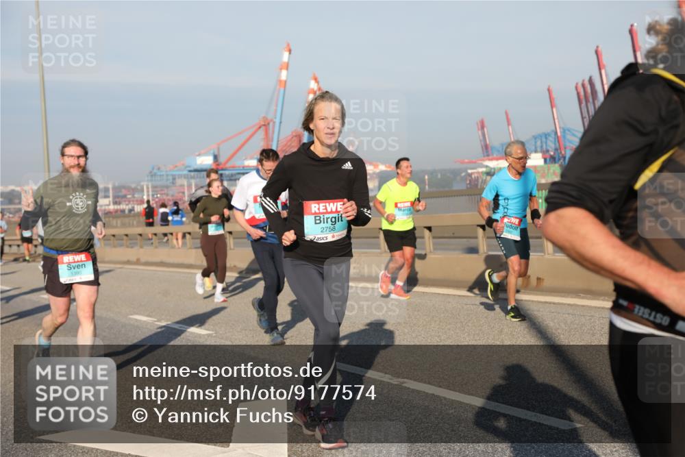 03.10.2025 - Köhlbrandbrückenlauf Yannick Fuchs http://msf.ph/oto/9177574 03.10.2025 08:48:46 Position 2 1390, 2758 meine-sportfotos.de